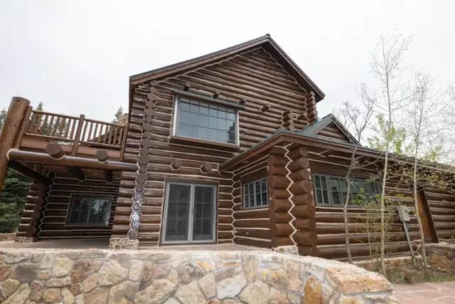Log Home Finishing: Complete Guide to Professional Restoration