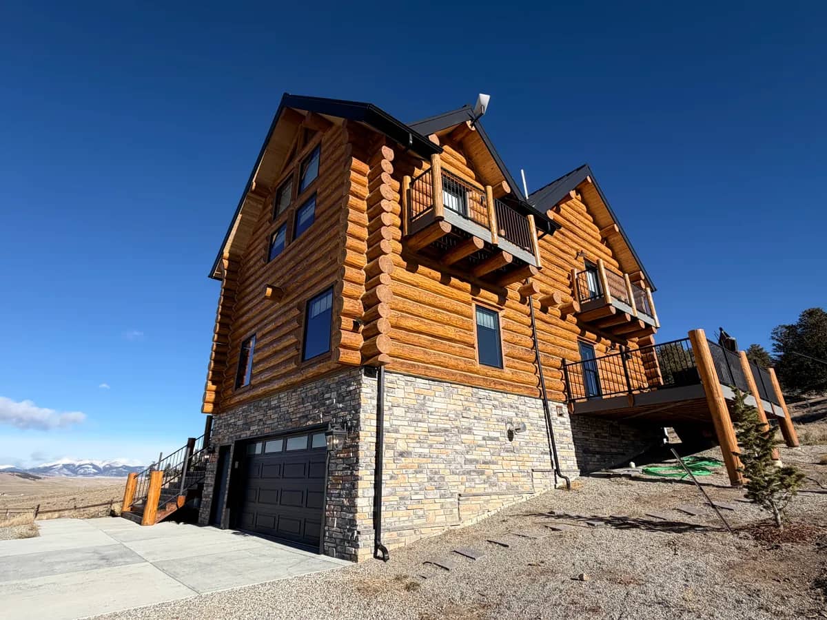 Como, Colorado Log Home - Professional Staining & Chinking